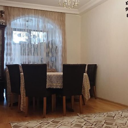 Bright And Cozy Apartment باتومي المظهر الخارجي الصورة