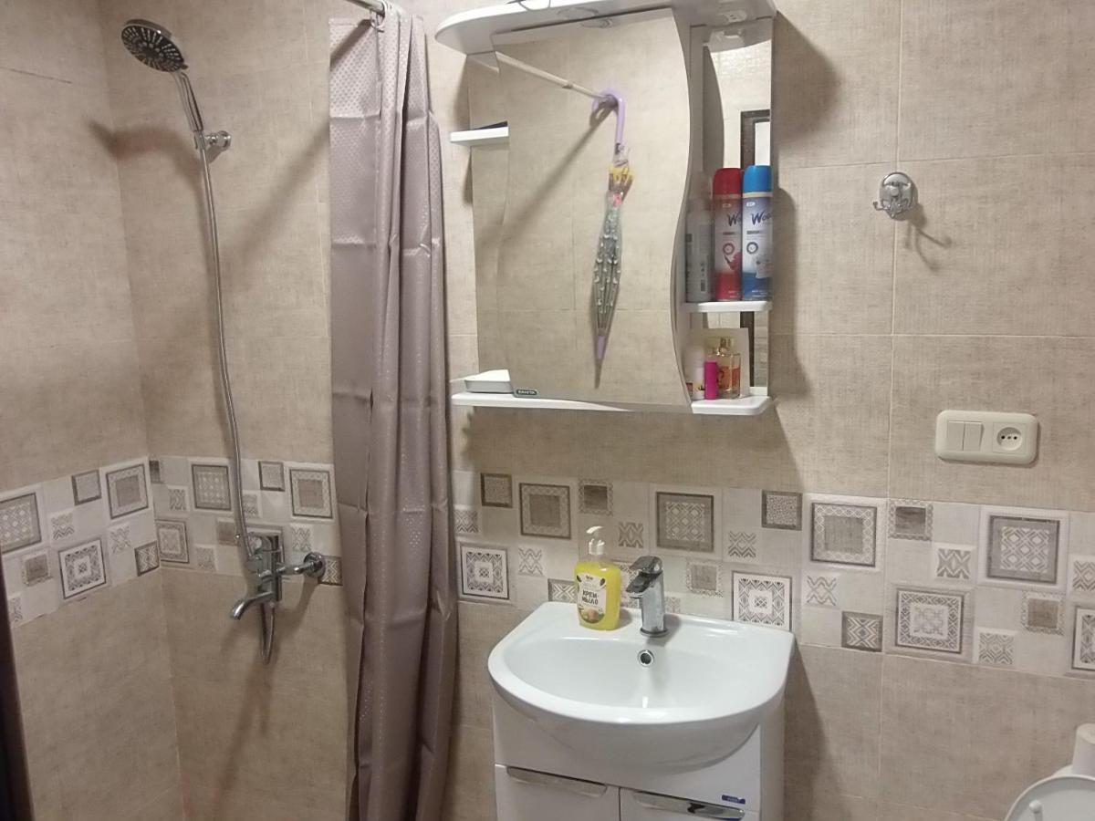 Bright And Cozy Apartment باتومي المظهر الخارجي الصورة